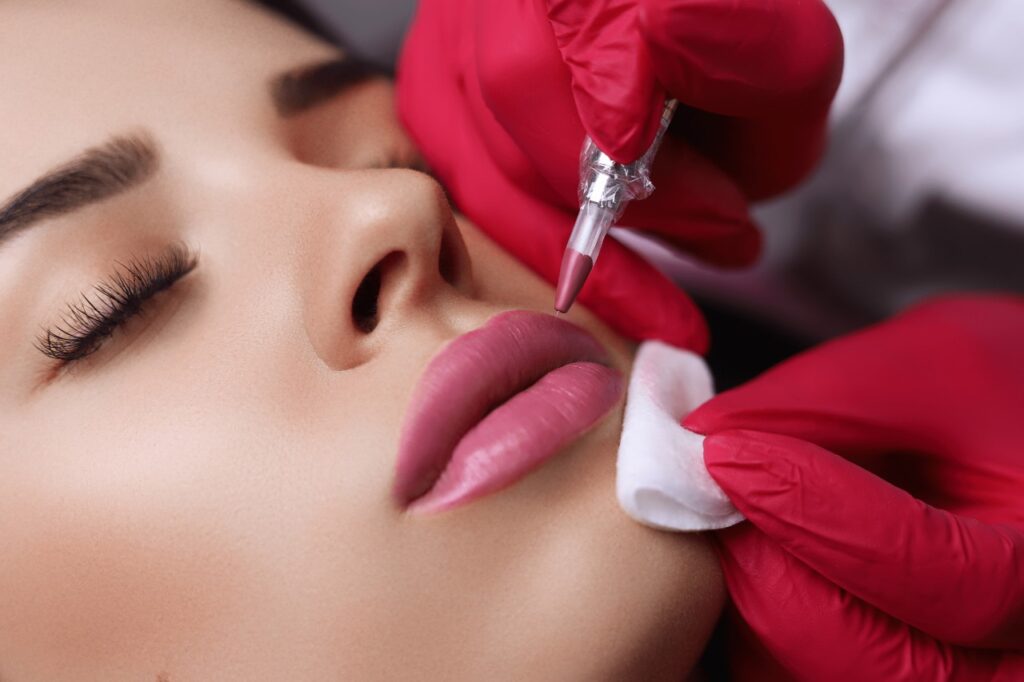 Diferença entre MicroPigmentação Labial e Hidra Gloss Lips - CT Beleza e Cia