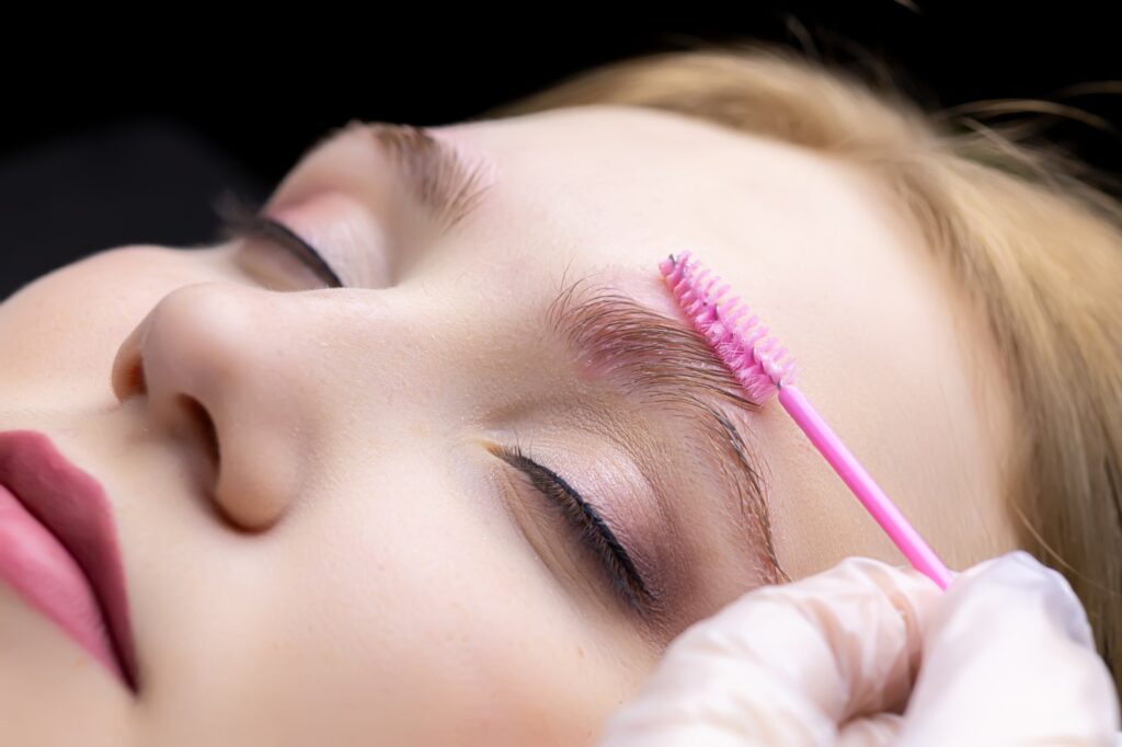 Deseja aprender a fazer Brow Lamination?