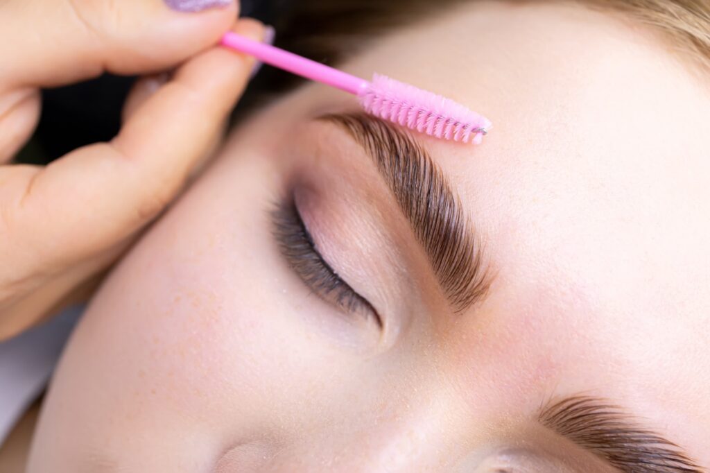 Benefícios de fazer um Curso de Brow Lamination