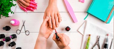 Guia completo de como ser uma manicure de sucesso