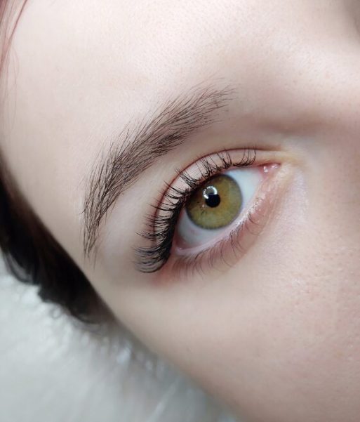 LASH LIFTING E COLORAÇÃO DE CÍLIOS